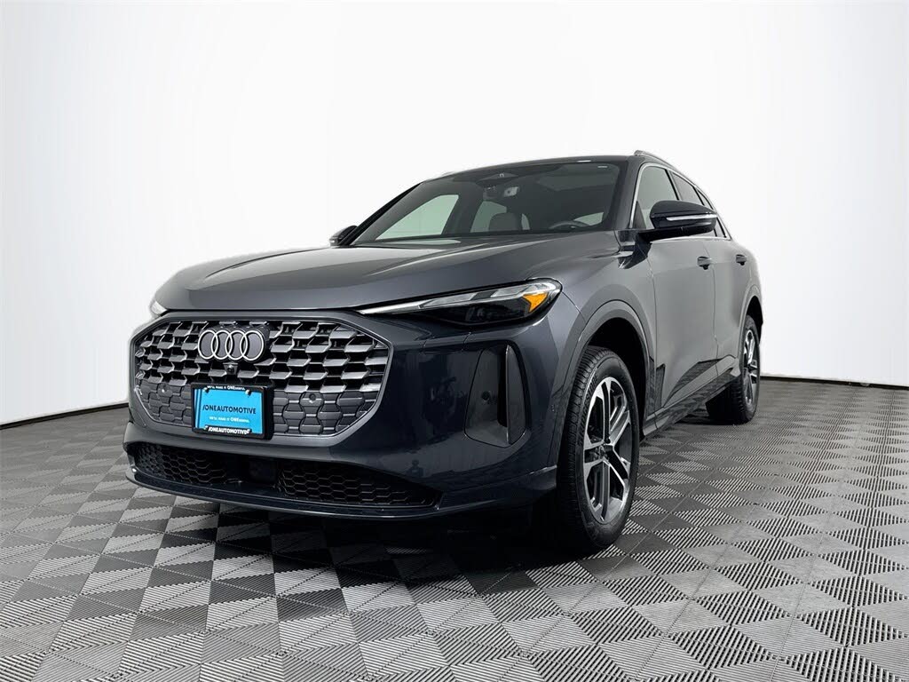 2025 Audi Q5 quattro Premium 40 TFSI