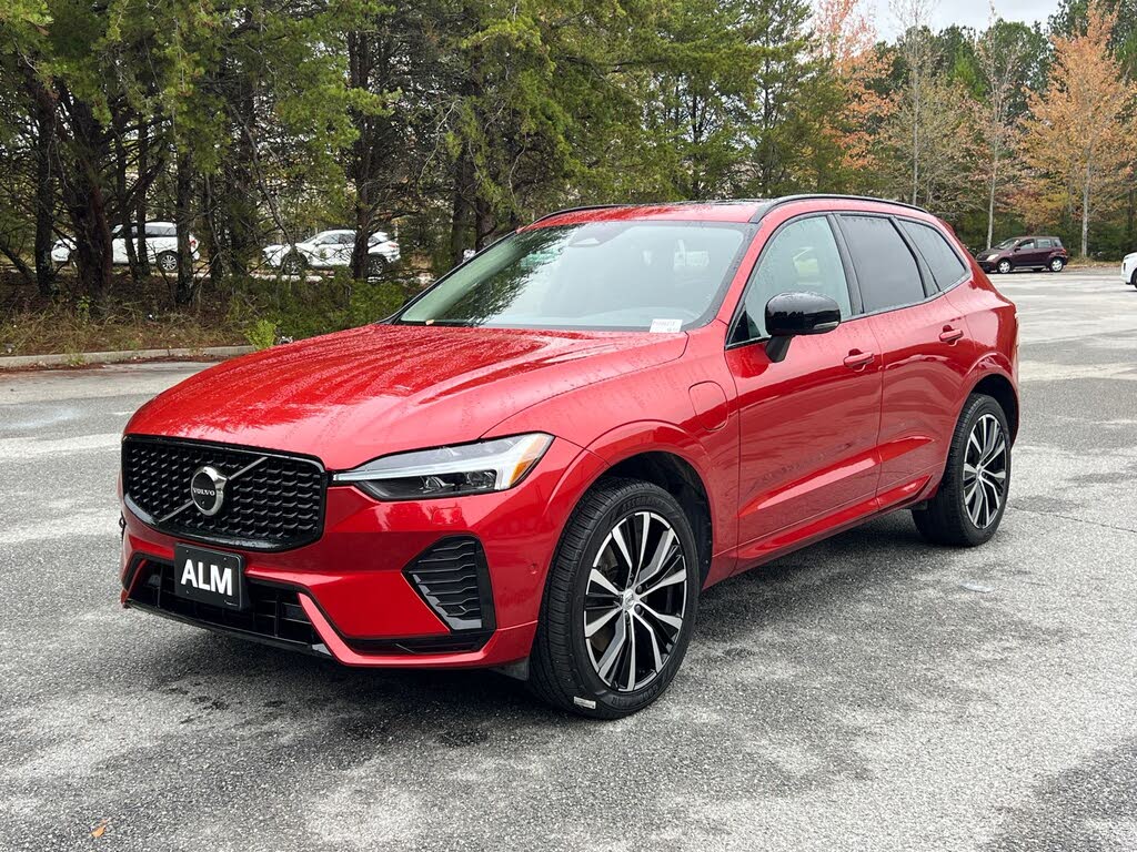 2023 Volvo XC60 Recharge T8 Plus Dark Theme eAWD