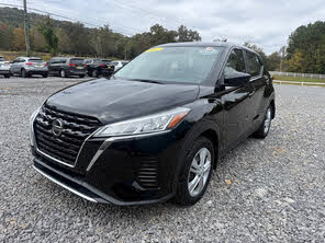 Nissan Kicks S FWD