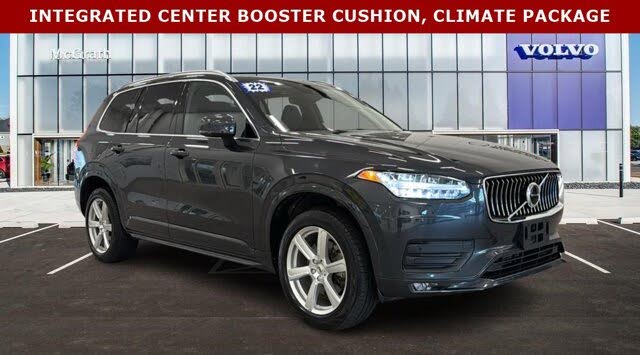 2022 Volvo XC90 T6 Momentum 7-Passenger AWD