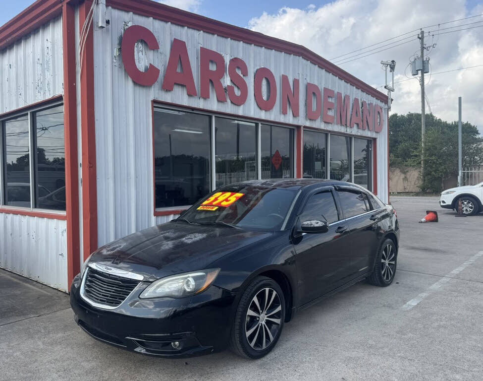 2013 Chrysler 200 Touring Sedan FWD