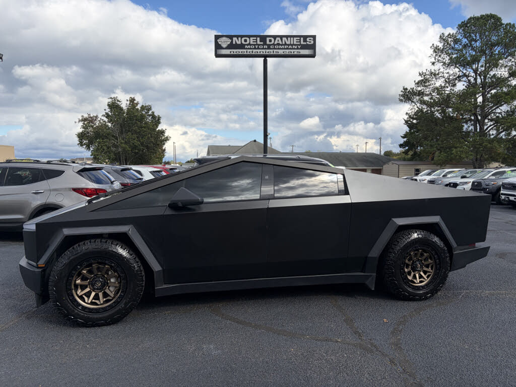 2024 Tesla Cybertruck Crew Cab AWD