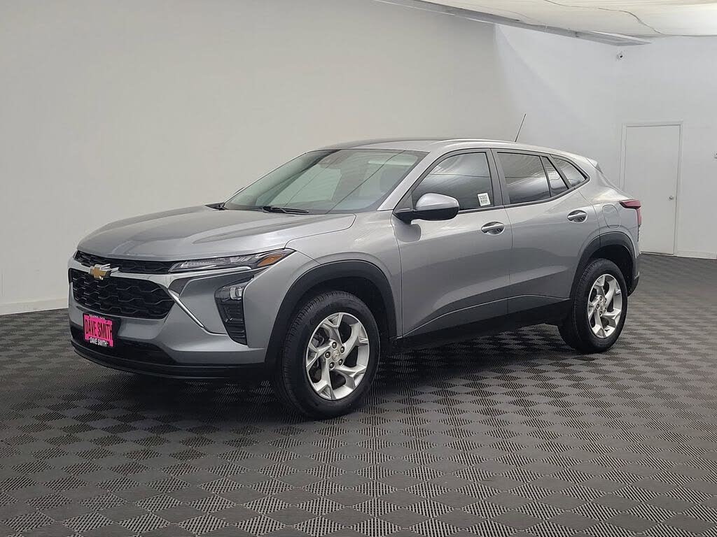 2025 Chevrolet Trax LS FWD