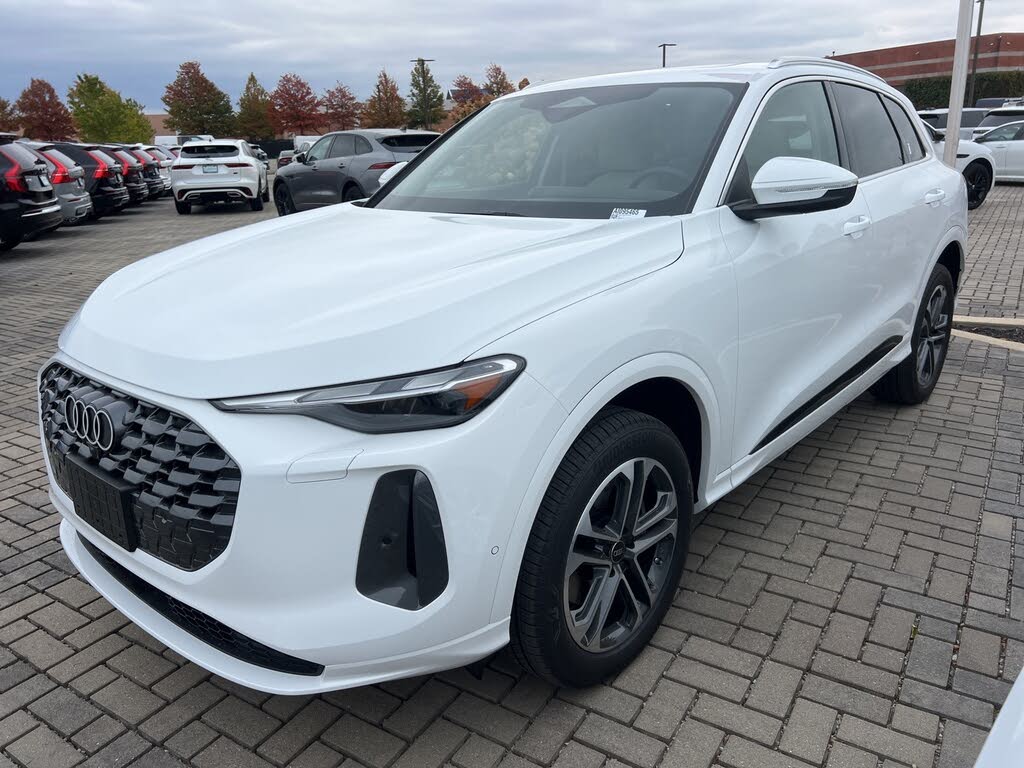 2025 Audi Q5 quattro Premium 40 TFSI