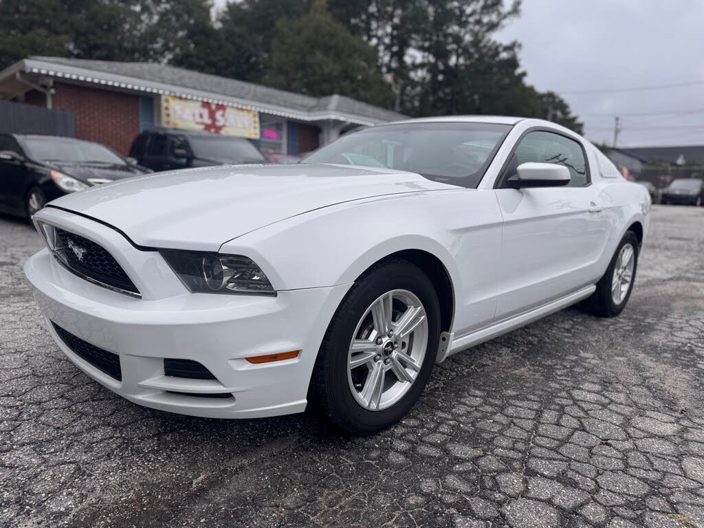 2014 Ford Mustang V6 Coupe RWD