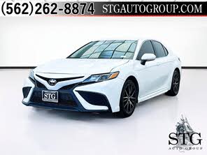 Toyota Camry SE FWD