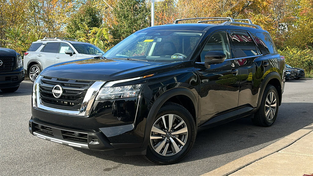 2024 Nissan Pathfinder SL 4WD