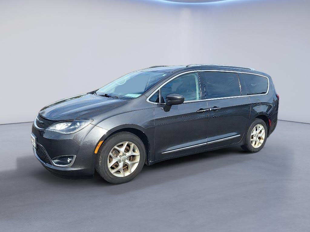 2017 Chrysler Pacifica Touring L Plus FWD