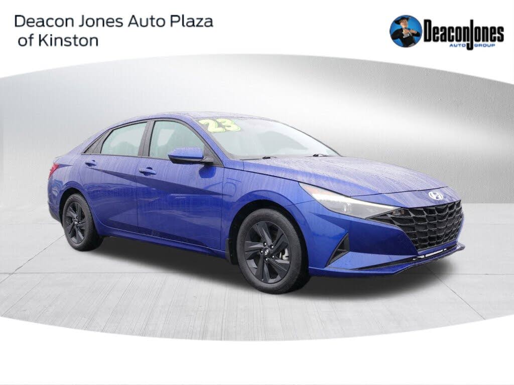 2023 Hyundai Elantra SEL FWD