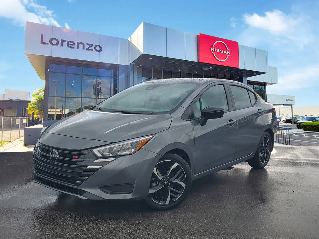 2023 Nissan Versa SR FWD