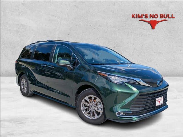 2023 Toyota Sienna XLE 7-Passenger FWD