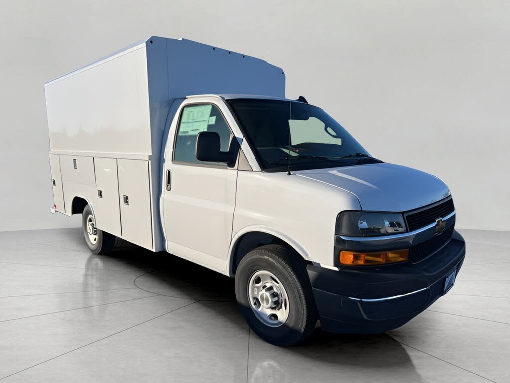 2025 Chevrolet Express Chassis 3500 Cutaway 139