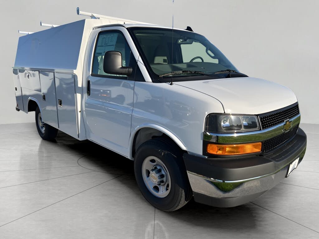 2025 Chevrolet Express Chassis 3500 Cutaway 139