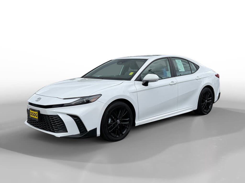 2025 Toyota Camry SE FWD