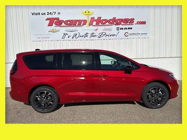 2026 Chrysler Pacifica Select AWD