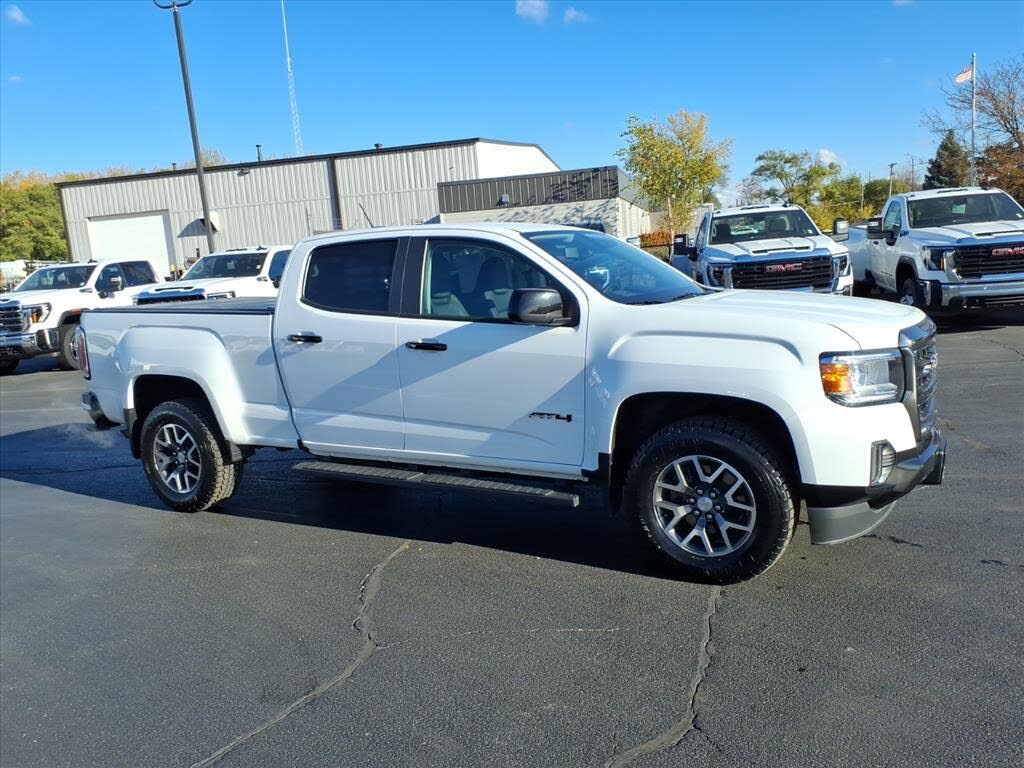 2022 GMC Canyon AT4 Crew Cab 4WD with Cloth