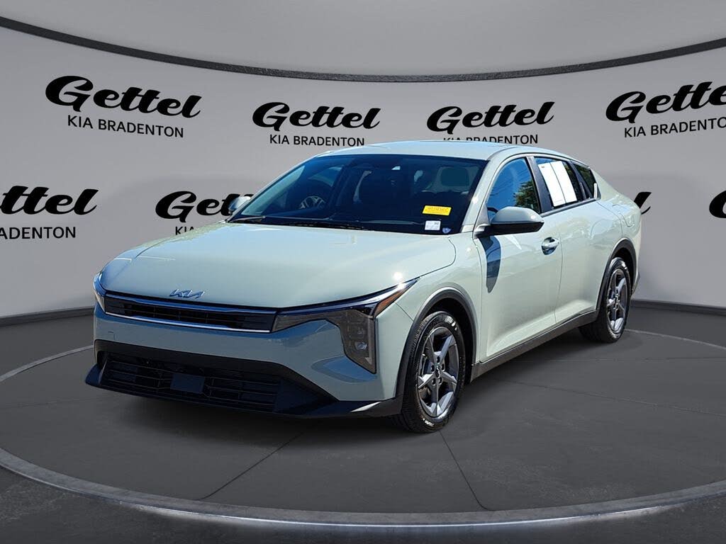2025 Kia K4 LXS FWD