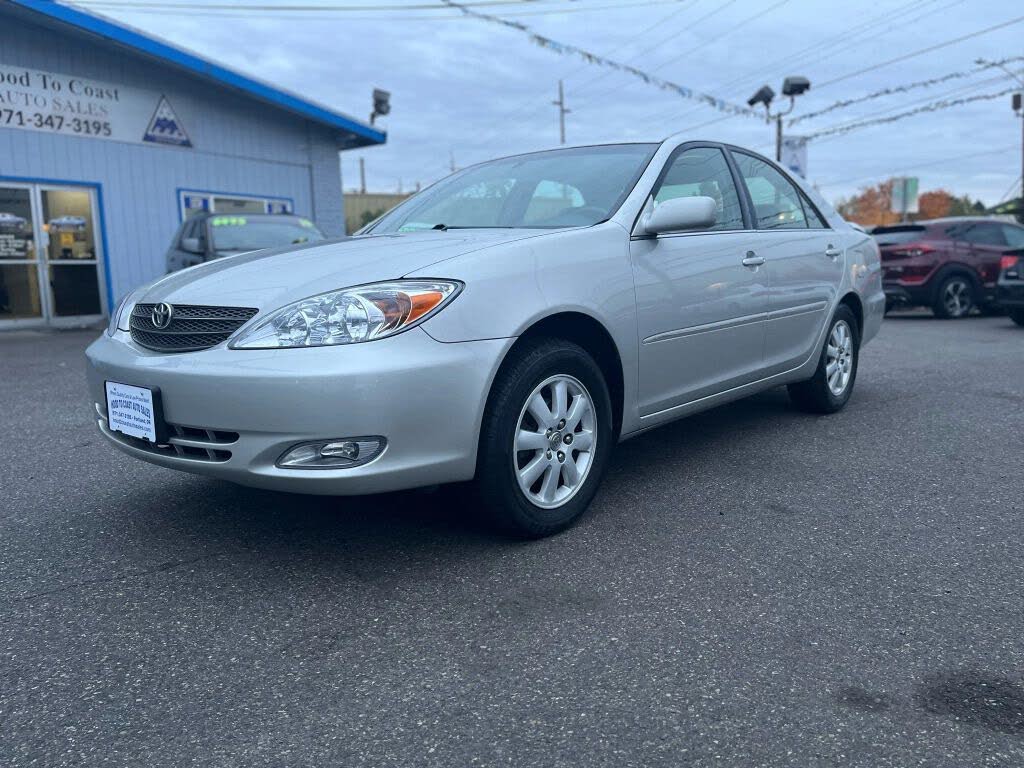 2004 Toyota Camry LE FWD