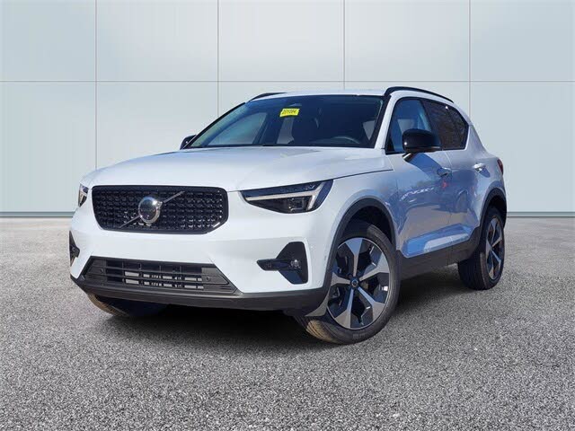 2026 Volvo XC40 B5 Plus AWD