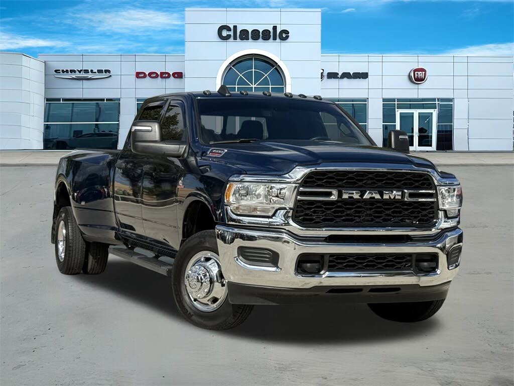 2024 RAM 3500 Tradesman Crew Cab LB DRW 4WD
