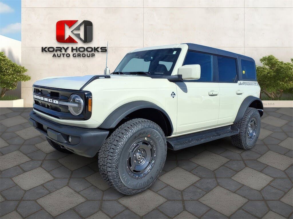 2025 Ford Bronco Outer Banks 4-Door 4WD
