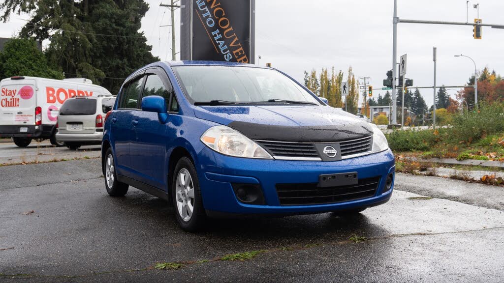 Nissan Versa SL Hatchback 2009