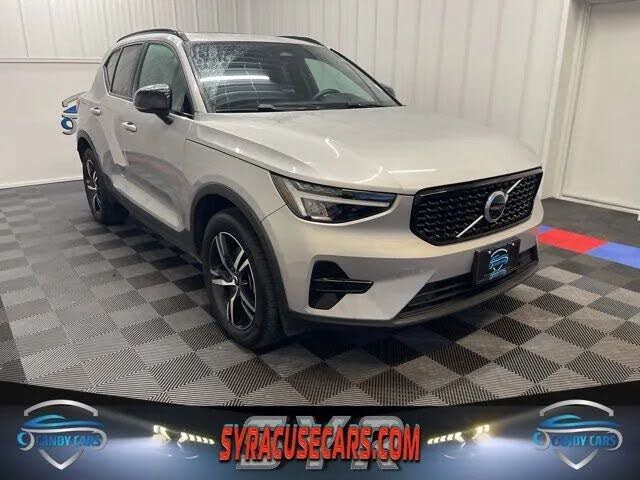 2024 Volvo XC40 B5 Core Bright Theme AWD
