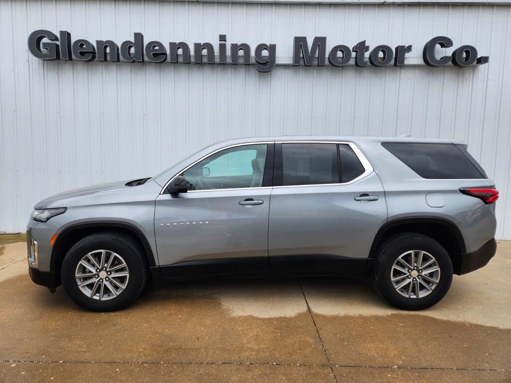 2023 Chevrolet Traverse LS AWD