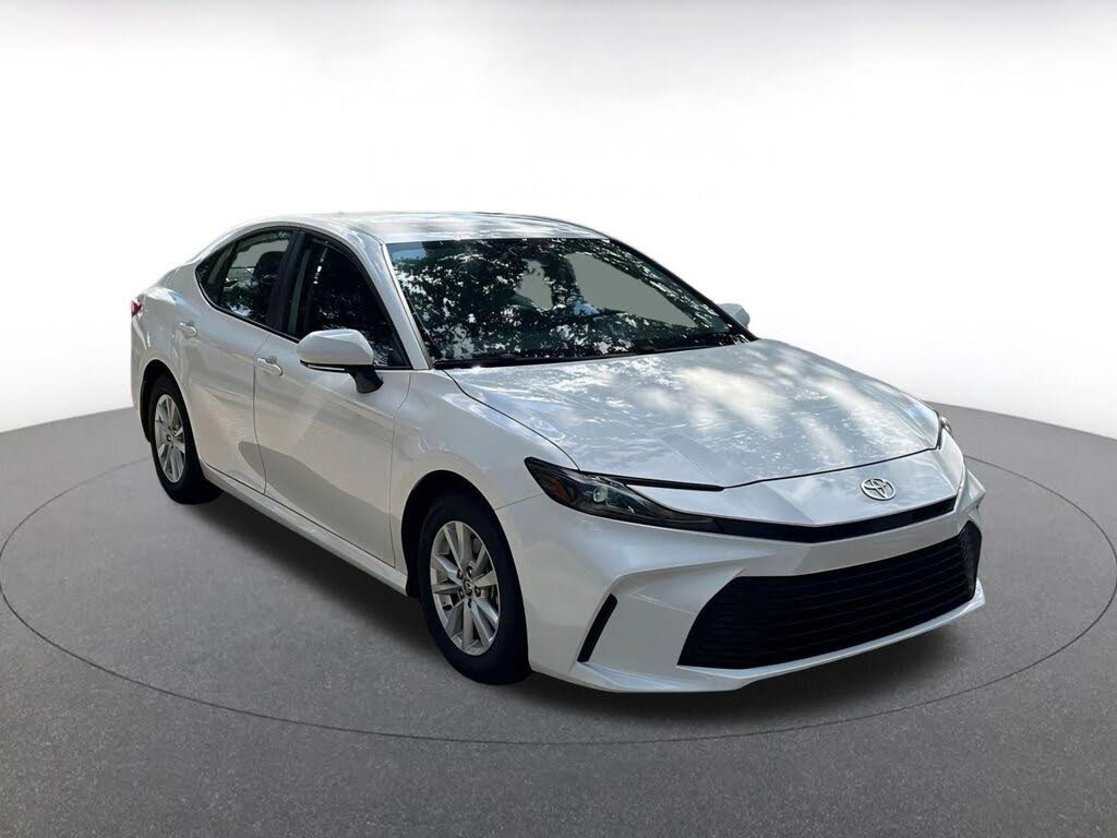 2025 Toyota Camry LE FWD