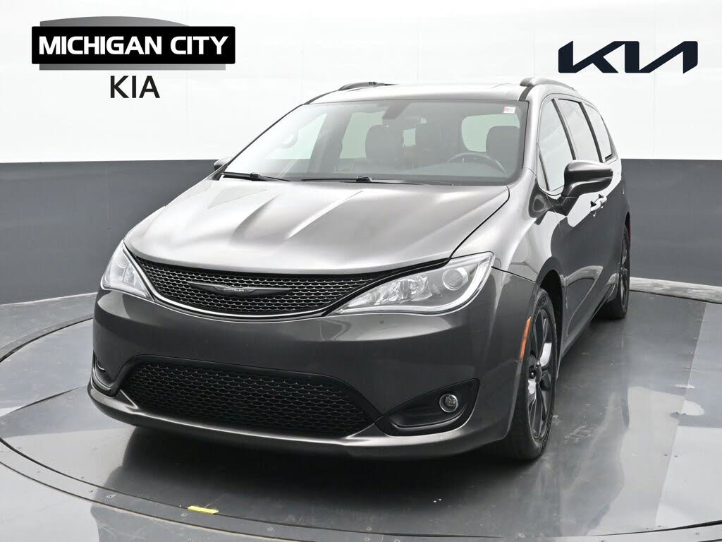2019 Chrysler Pacifica Limited FWD