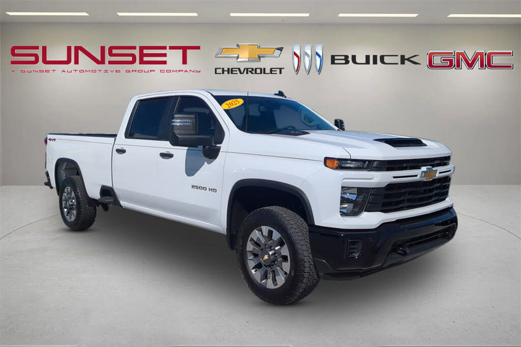 2025 Chevrolet Silverado 2500HD Custom Crew Cab 4WD