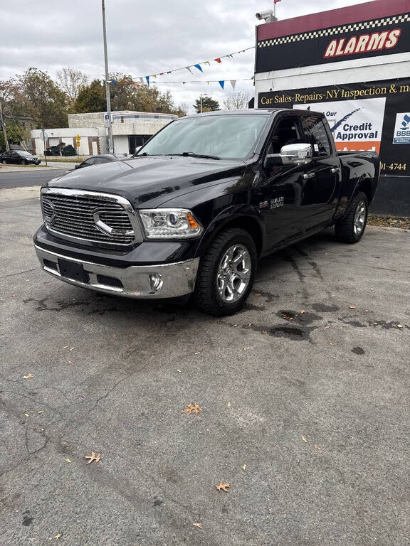 2017 RAM 1500 Laramie Quad Cab 4WD