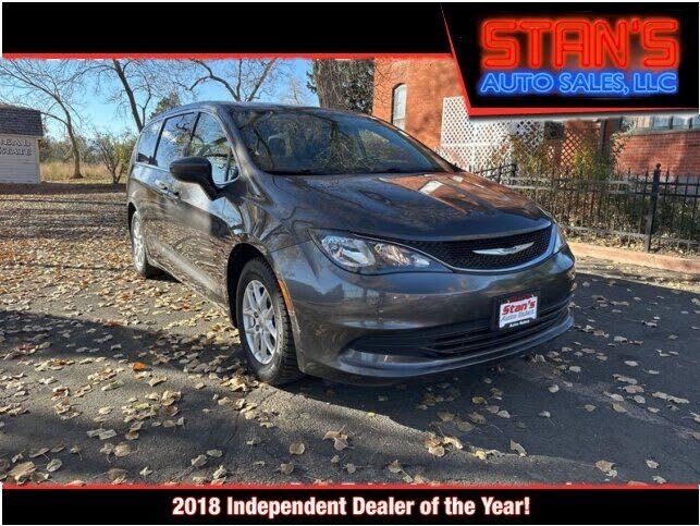 2020 Chrysler Voyager LX FWD