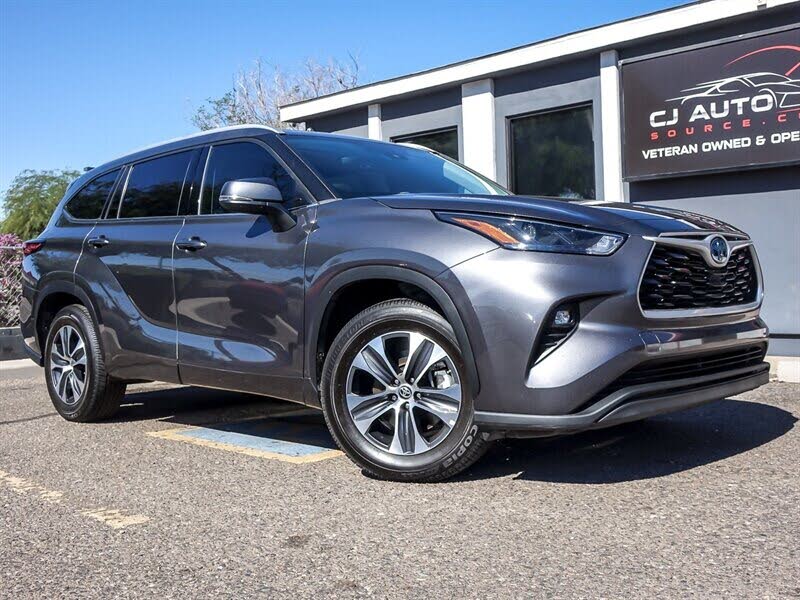 2022 Toyota Highlander Hybrid XLE FWD