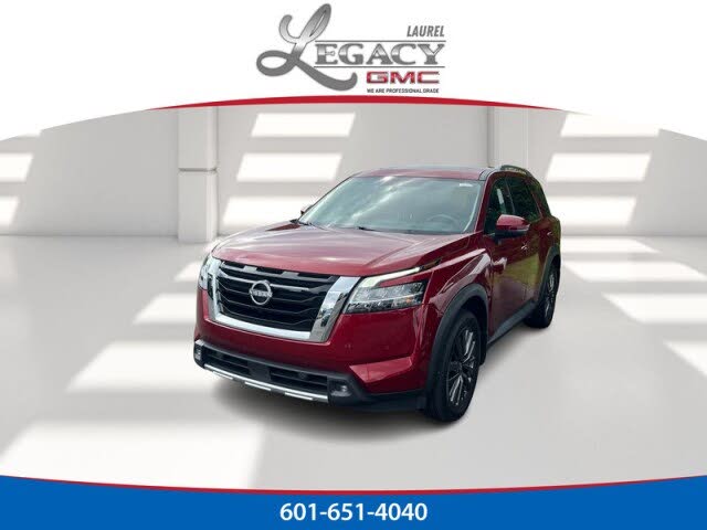 2022 Nissan Pathfinder SL FWD