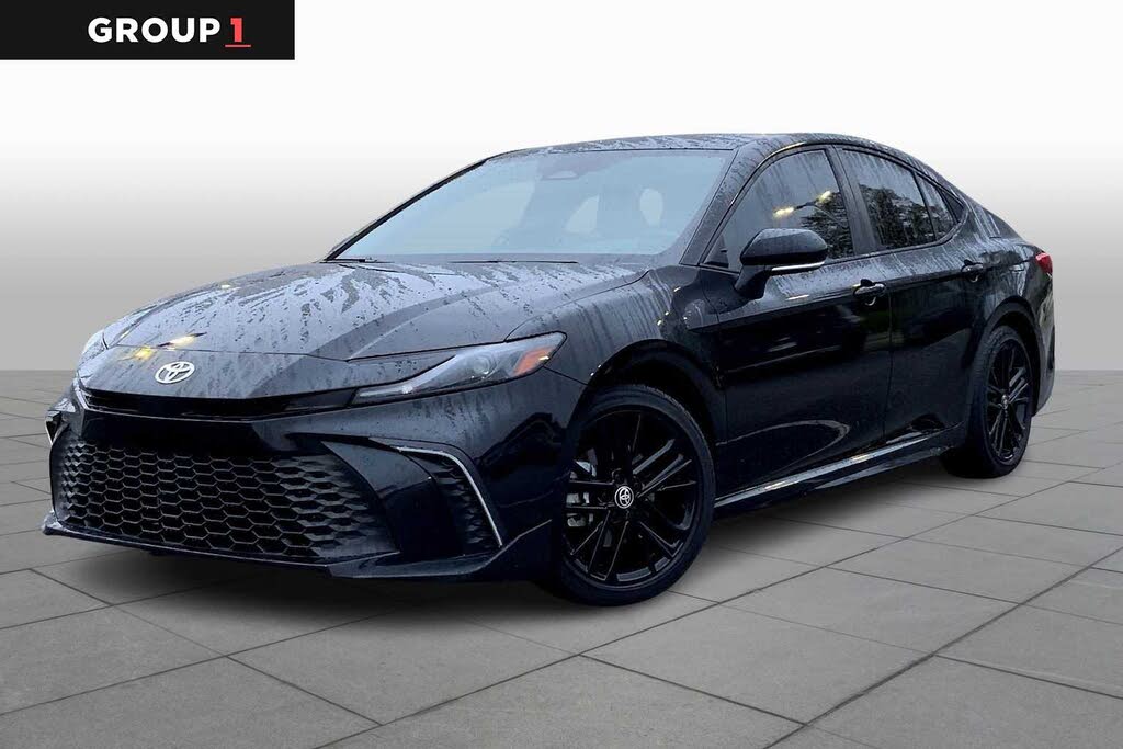 2025 Toyota Camry SE FWD