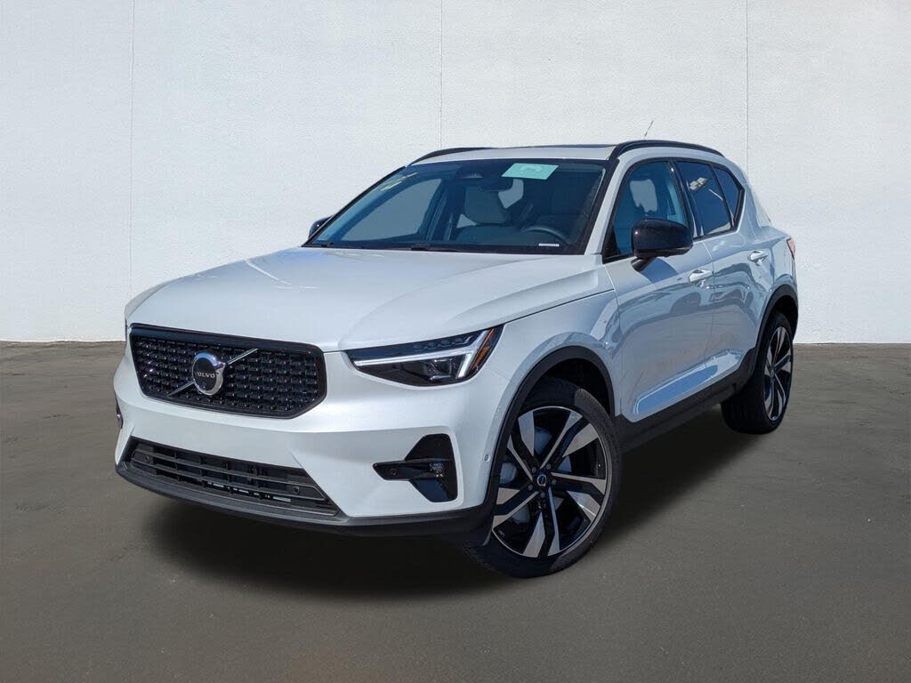 2026 Volvo XC40 B5 Ultra AWD
