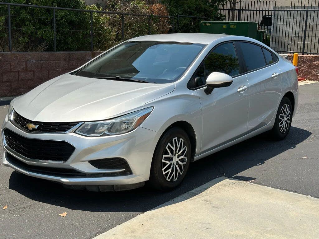 2018 Chevrolet Cruze LS Sedan FWD