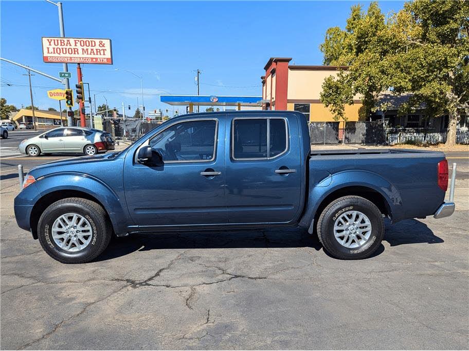 2017 Nissan Frontier SV V6 Crew Cab