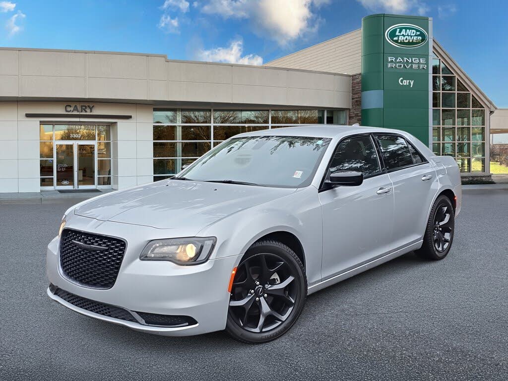 2023 Chrysler 300 Touring RWD