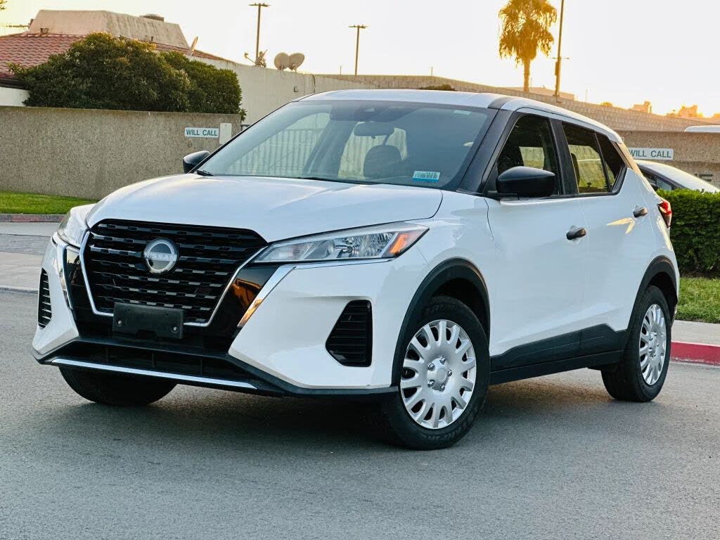 2023 Nissan Kicks S FWD