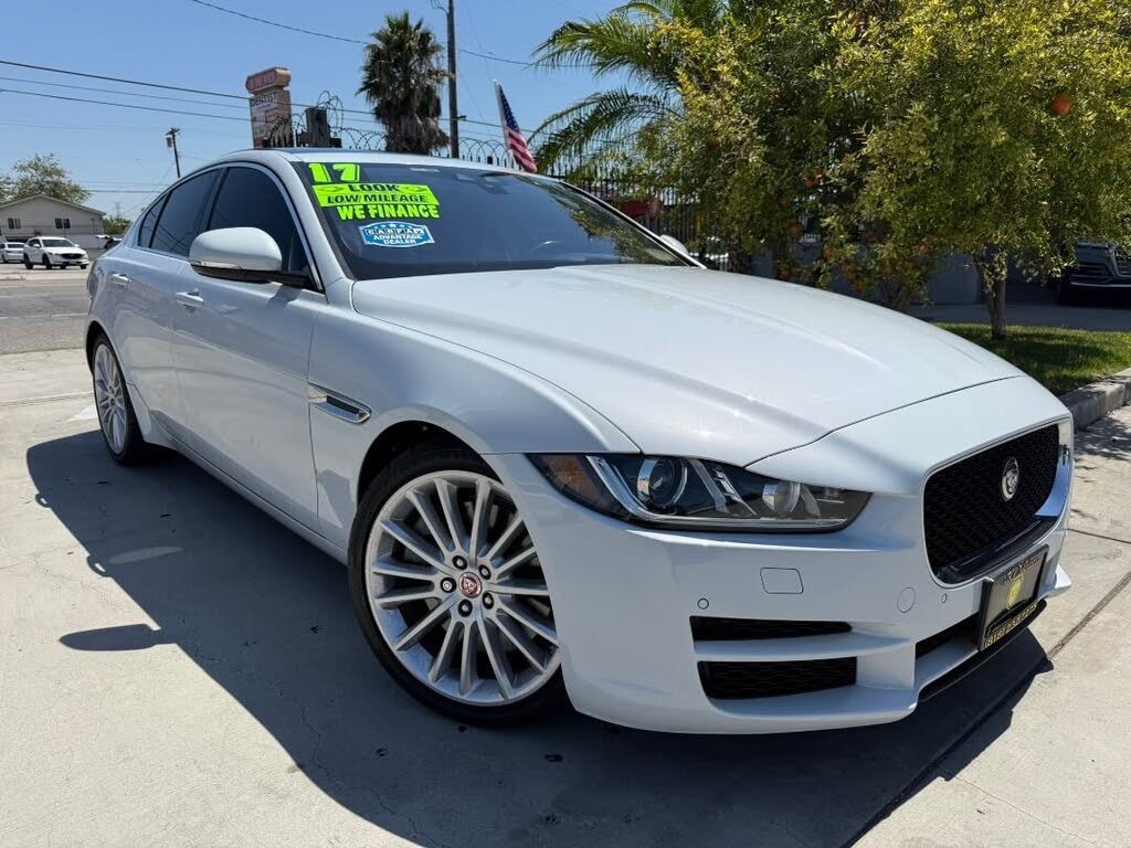 2017 Jaguar XE 35t First Edition RWD