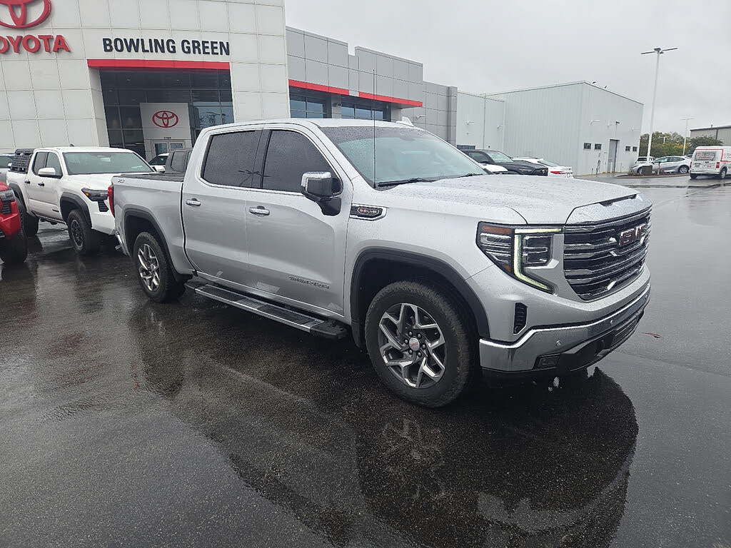 2022 GMC Sierra 1500 SLT Crew Cab 4WD