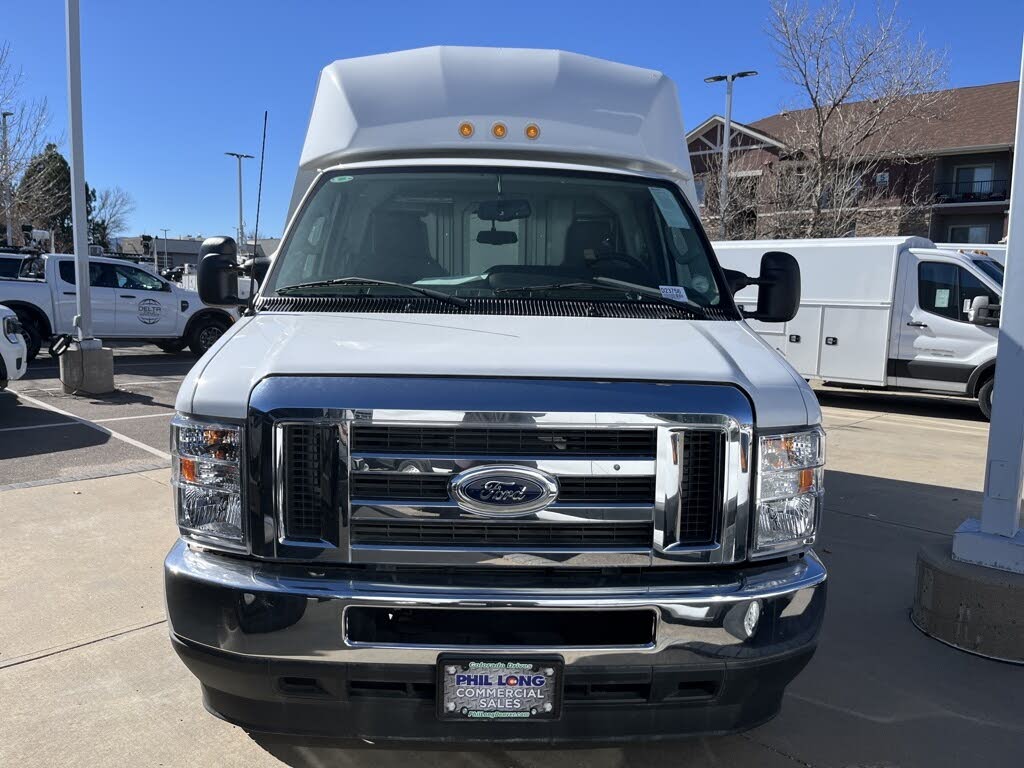 2024 Ford E-Series Chassis E-350 SD Cutaway SB RWD