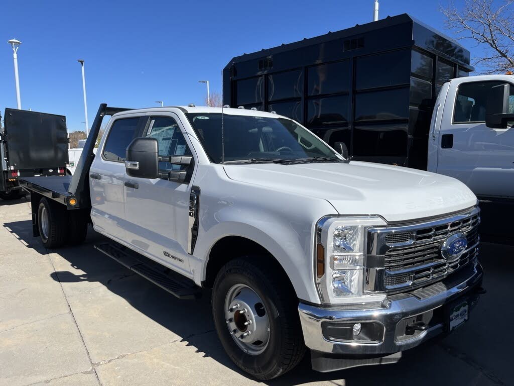 2024 Ford F-350 Super Duty Chassis XL Crew Cab DRW RWD