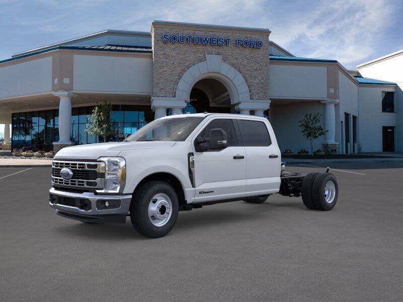 2025 Ford F-350 Super Duty Chassis XL Crew Cab DRW RWD