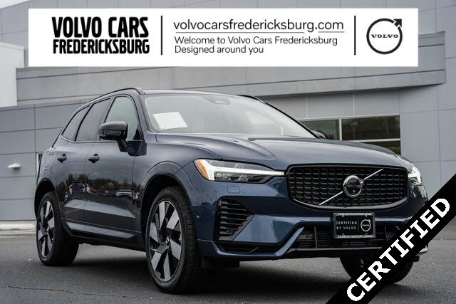 2025 Volvo XC60 Recharge T8 Plus Dark Theme eAWD
