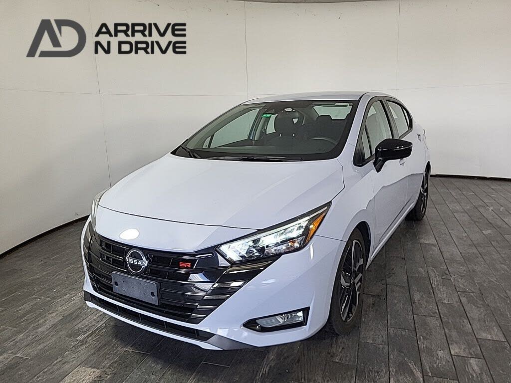 2024 Nissan Versa SR FWD