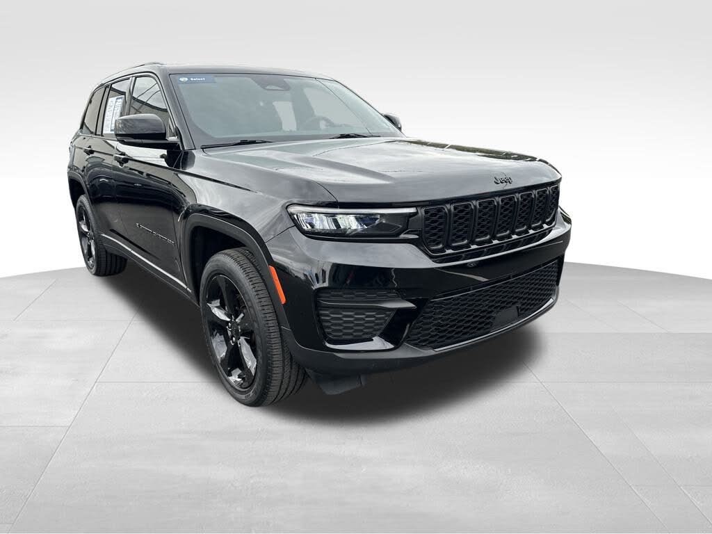 2023 Jeep Grand Cherokee Altitude 4WD