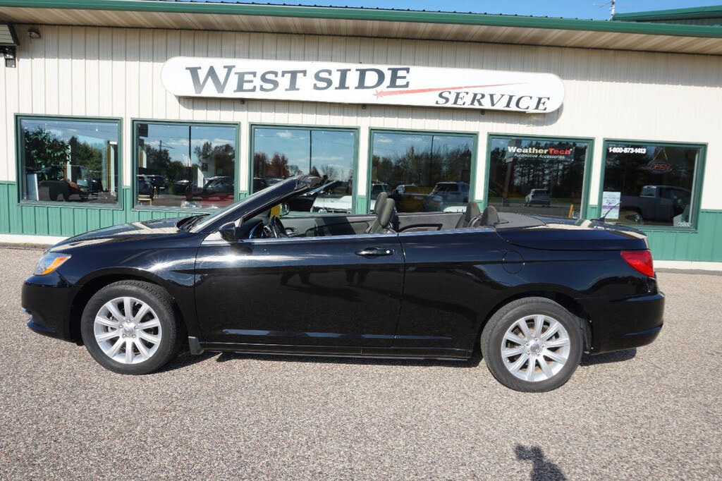 2012 Chrysler 200 Touring Convertible FWD